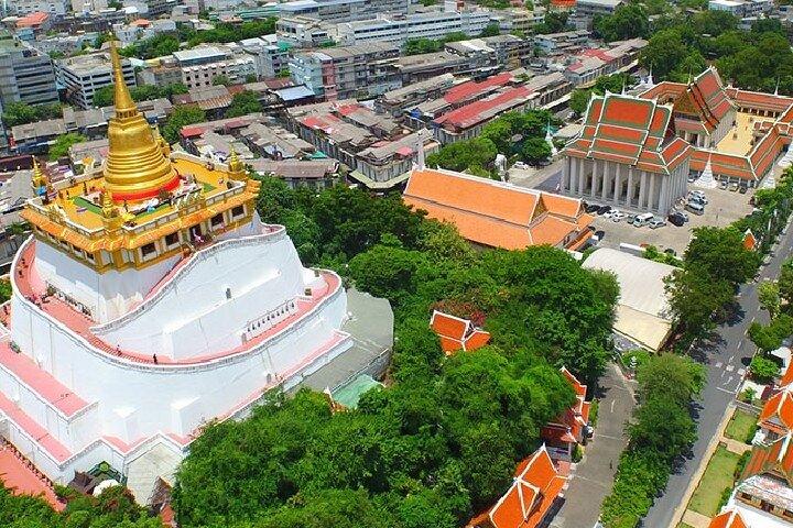 Grand Palace & Temples of Bangkok with experienced guide