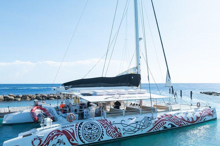 Catamaran Sunset Cruise with open bar and bites