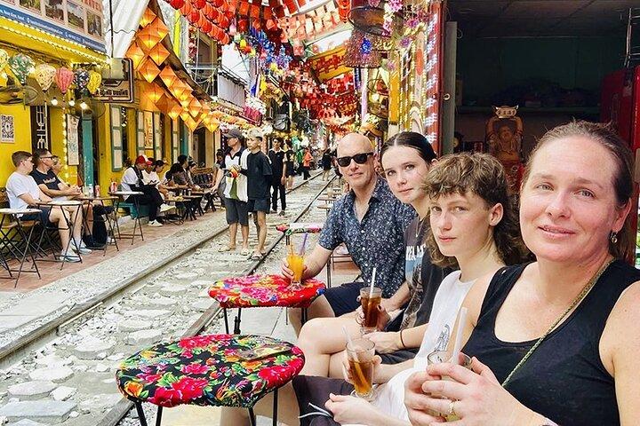 Private tour: Hanoi Cyclo Tour with a visit to Train Street