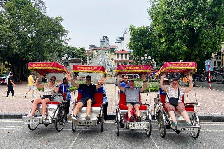 Private tour: Hanoi Cyclo Tour with a visit to Train Street