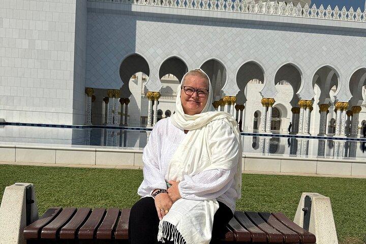 Abu Dhabi Half Day City Tour with Grand Mosque Express Entry