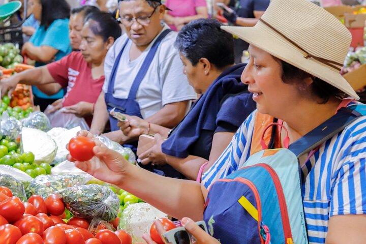 Guacamole a Tasty Adventure Through Xochimilco Markets and Canals