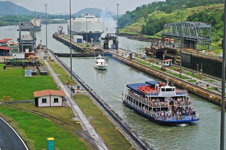 Panama Canal Tour Visit Miraflores Locks with Local Insights