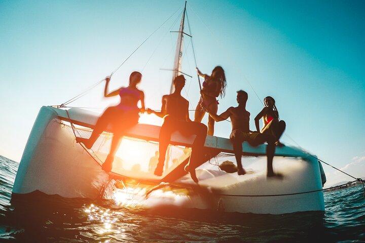Mauritius Sunset Catamaran Cruise – Open Bar & Snacks
