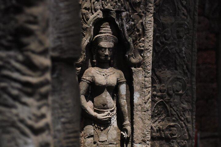 Siem Reap Tour: Angkor Wat Sunrise, Bayon, Ta Prohm, Banteay Srei