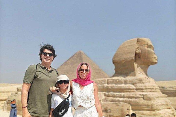 GEM and Giza Pyramids Private Tour From Cairo Hotels & Airport