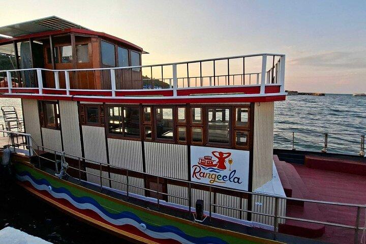 Pattaya Sunset Boat Party with Model Dancers, Music and Food