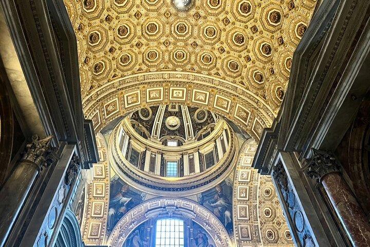 Early Morning Tour St Peter Basilica and Dome Climb
