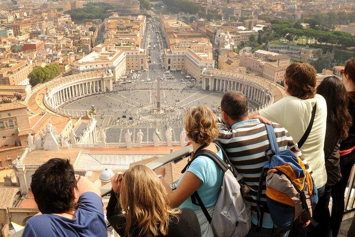 Early Morning Tour St Peter Basilica and Dome Climb