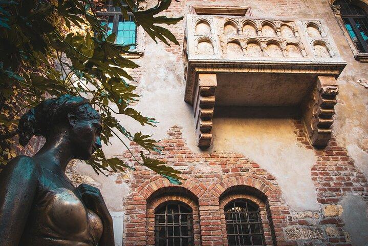 From Milan to Verona by High-Speed Train: Guided Walking Tour
