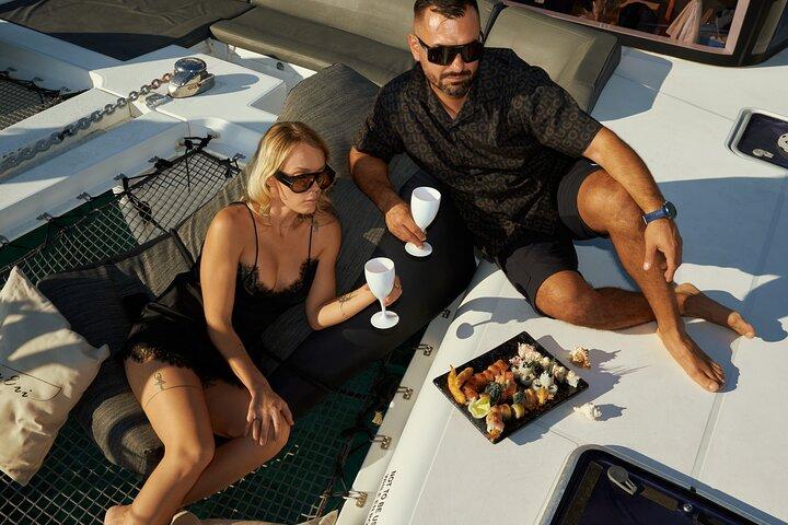 Rethymno: Sunset Catamaran Trip - Sushi & Open Bar