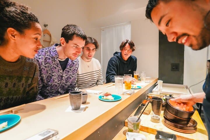 Tokyo Omakase Sushi & A5 Wagyu Premium Foodie Tour in Shinjuku