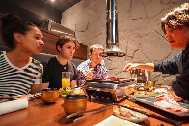 Tokyo Omakase Sushi & A5 Wagyu Premium Foodie Tour in Shinjuku