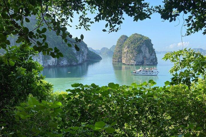 Explore Unspoiled Ha Long & Bai Tu Long Bay 2 Days 1 Night Cruise