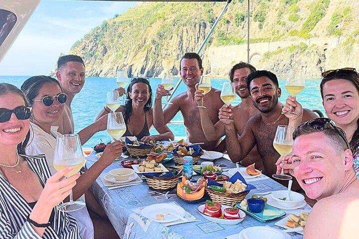 Dolce Vita 5Terre&Portovenere: Full Day Tour with Lunch