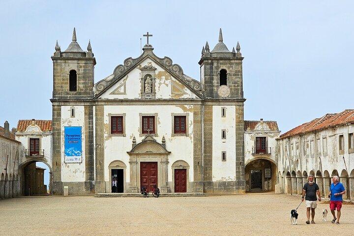 Private Tour: Arrábida Natural Park and Sesimbra Day Trip from Lisbon