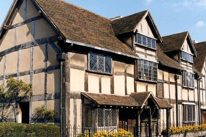 Warwick Castle Shakespeares England Oxford and The Cotswolds Tour