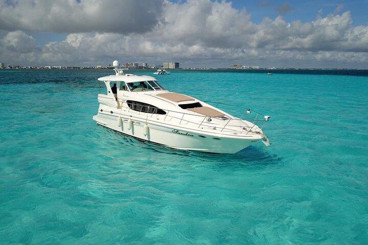 "Live the Luxury Life: Rent Your Own Yacht in Cancun!"