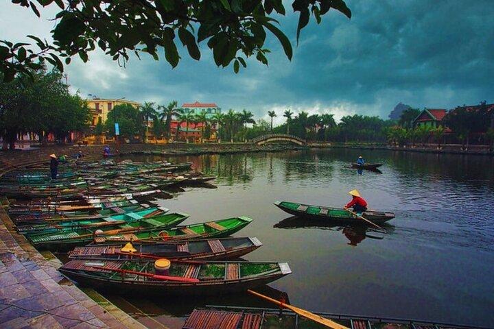 Quang Phu Cau Incense Village & Ninh Binh Private Day Tours