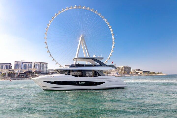 Private: VIP Luxury Yacht Tour With BBQ & Drinks