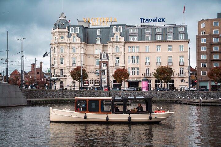 One Hour of Wow Private Canal Tour in Amsterdam