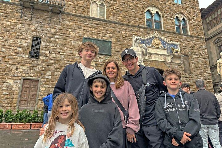 Illuminated Florence Tour for Kids and Families with Gelato and Pizza