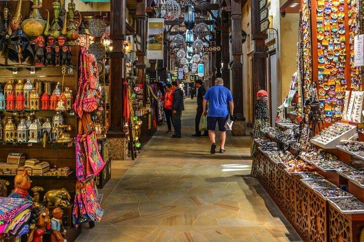 Dubai Layover with Private Transfer