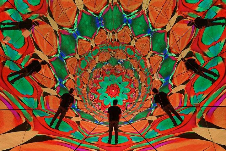 Infinity Museum Las Vegas: Immersive Mirror and Light Experience