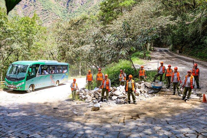 Machu Picchu Shuttle Bus Round Trip from Aguas Calientes
