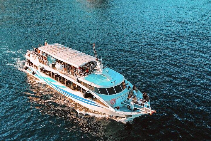 Sunset boat tour with aperitif