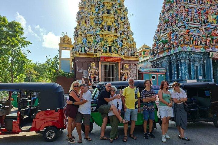 Colombo: Private Tuk-Tuk City Tour with Guide & All Entry Tickets