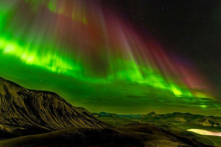 Reykjavik Northern Lights 4x4 Small Group Tour with PRO Photos