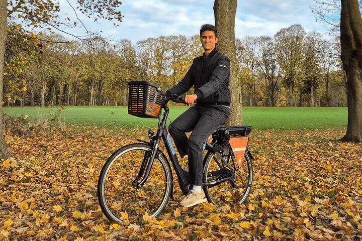 Versailles Premium Electric Bike Rental for a Relaxed Ride