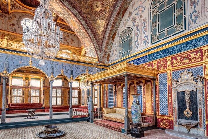 Skip the Line Hagia Sophia and Topkapi Palace Tour with Tickets