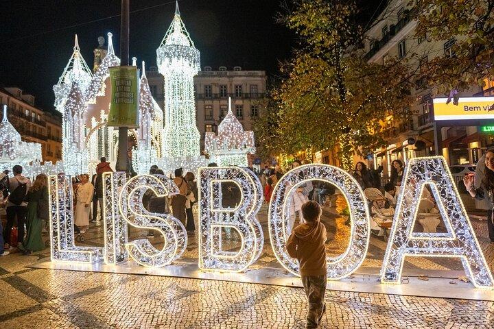 Lisbon Christmas Lights Tuk-Tuk Tour with Local Guide