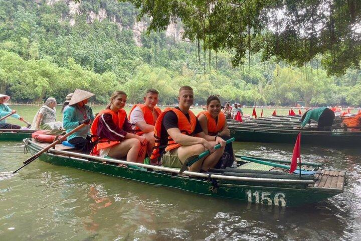 Small Shared Tour Ninh Binh Trang An and Hang Mua by Limousine