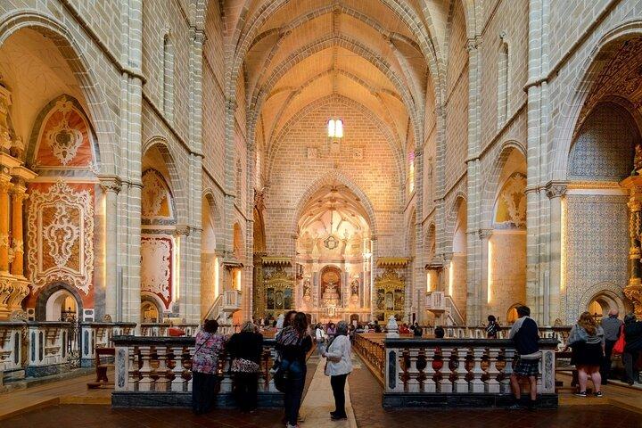 Évora Walking Tour: Small Group Tour with Chapel of Bones Tickets
