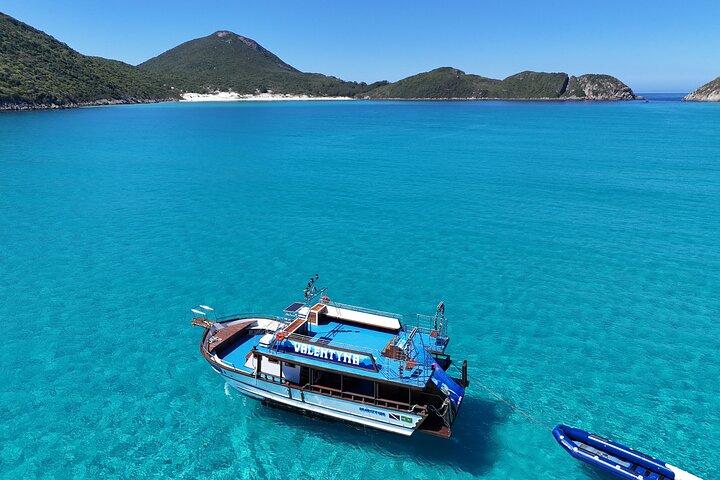 Two Floor Boat Tour with Toboágua Arraial do Cabo