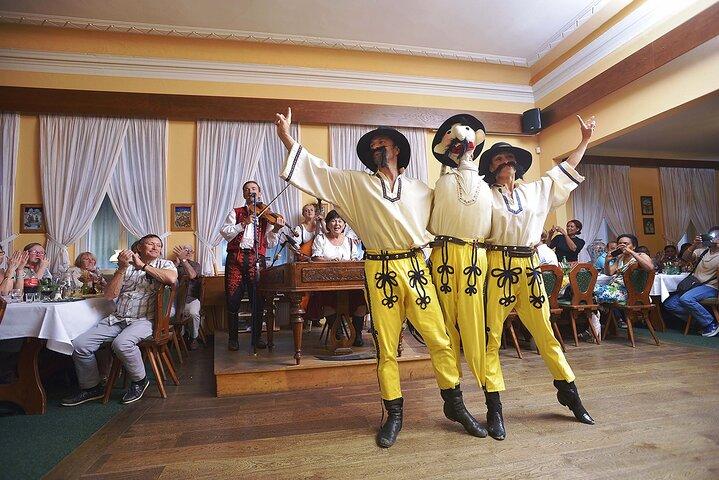 Folk Dinner Experience in Prague with Transportation