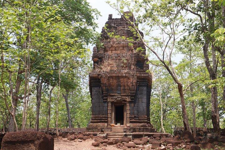 Koh Ker and Beng Melea Jungle Adventure Tour