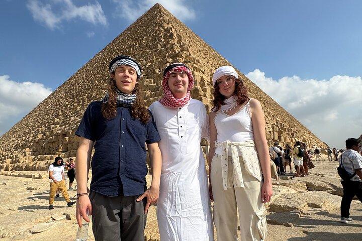 Giza pyramids Tour with horse drawn carriage or camel ride