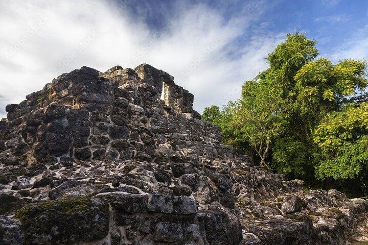 Cenote and Ancient Mayan Ruins Tour with Tequila in Cozumel