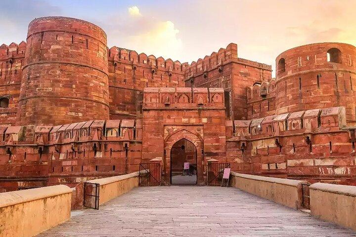 From Delhi: Taj Mahal, Agra Fort & Baby Taj by Car and Guide
