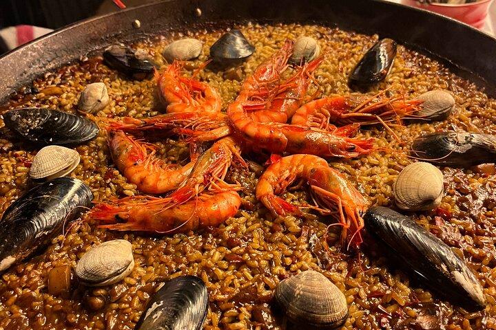 Premium Cooking Class in Designer Loft: Paella & Spanish Tapas