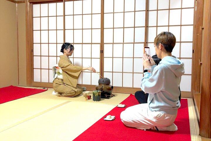 Shibuya Authentic Tea Ceremony with experienced instructor