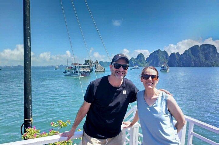 Halong Shore Excursion: Amazing Half Day Cruise at Halong Bay