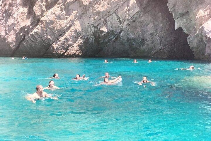 Capri Shared Tour : Caves, Dives, Limoncello and Caprese Cake