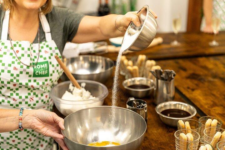 Rome: Pizza and Tiramisu Cooking Class near the Colosseum