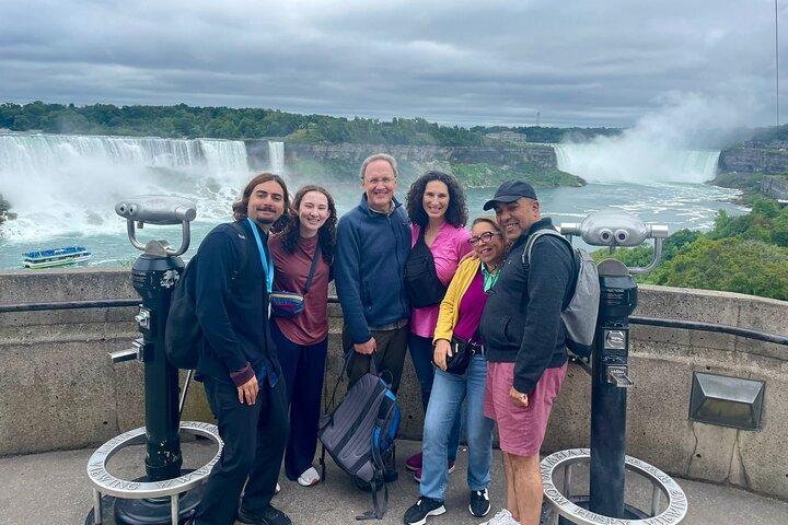 Niagara Falls Walking Tour with Boat Cruise