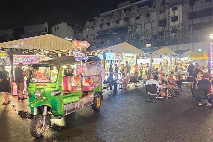 Bangkok: Sunset Rooftop, TukTuk Ride, Night Market & Bar Crawl